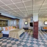 El Barco Room